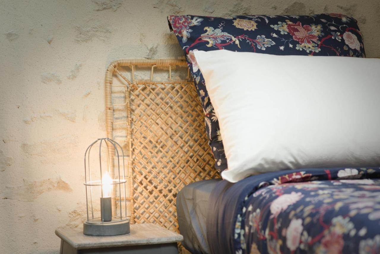 Bed and Breakfast La Belle Lurette Бресюир Экстерьер фото